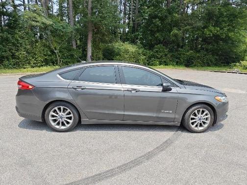 2017 Ford Fusion Hybrid SE