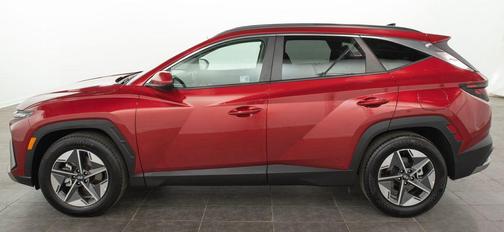 Red 2025 Hyundai TUCSON SEL