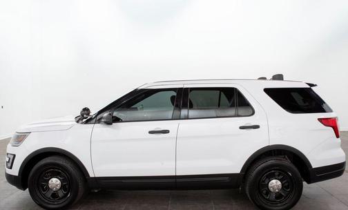 Oxford White 2018 Ford Utility Police Interceptor Base