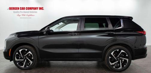 2022 Mitsubishi Outlander ES