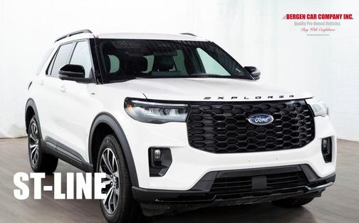 2025 Ford Explorer ST-Line