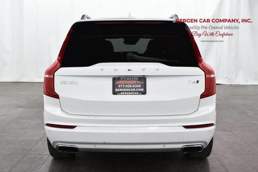 2018 Volvo XC90 T6 Momentum