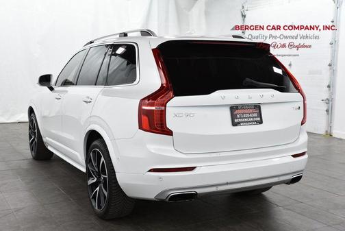 2018 Volvo XC90 T6 Momentum