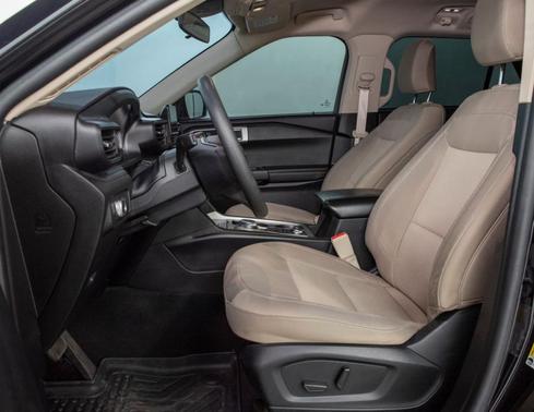 2021 Ford Explorer Base