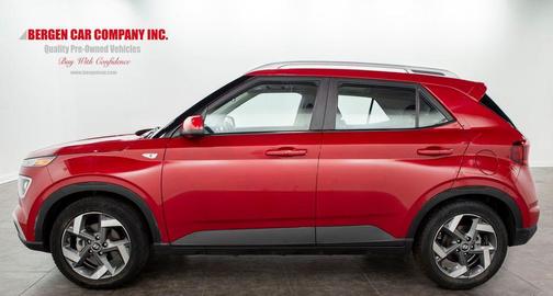 2022 Hyundai VENUE SEL