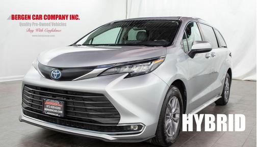 2023 Toyota Sienna XLE