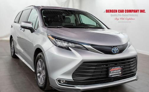 2023 Toyota Sienna XLE