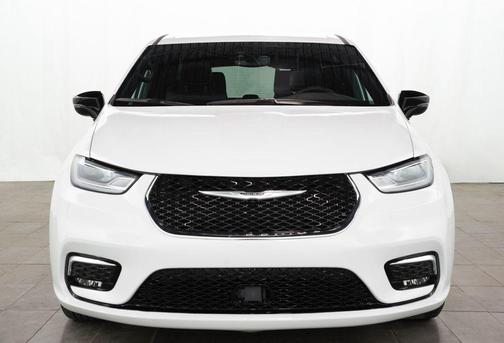 Bright White Clearcoat 2025 Chrysler Pacifica Select