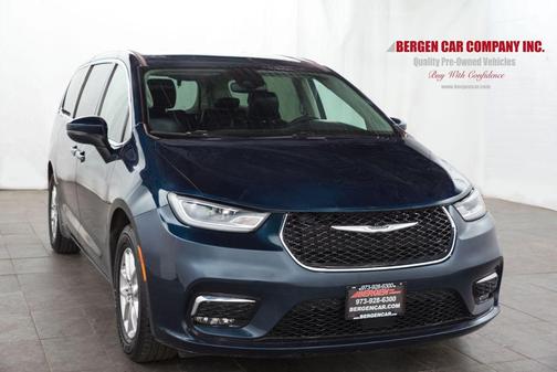 Blue Pearl 2023 Chrysler Pacifica Touring-L