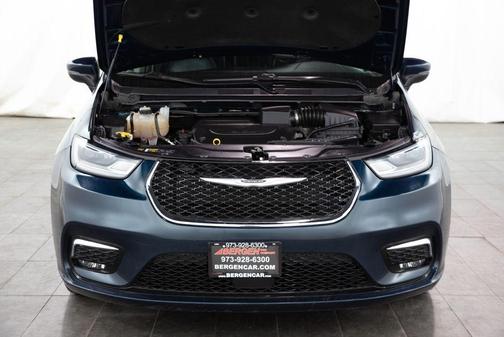 Blue Pearl 2023 Chrysler Pacifica Touring-L