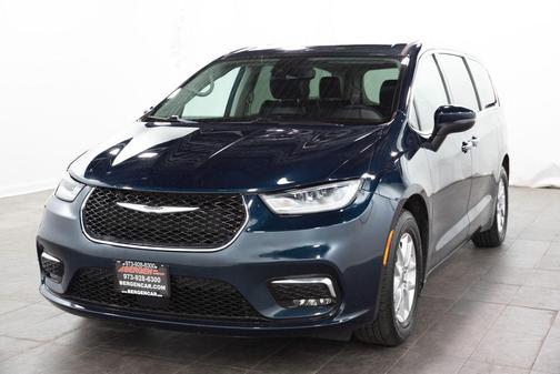 Blue Pearl 2023 Chrysler Pacifica Touring-L