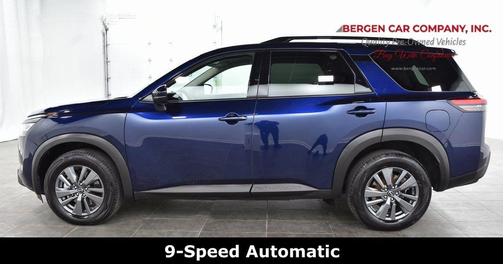 2023 Nissan Pathfinder SV