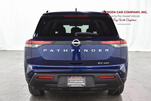 2023 Nissan Pathfinder SV