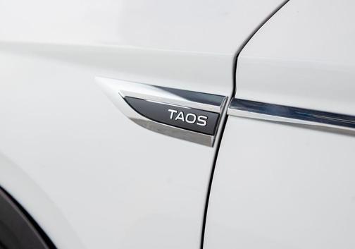 Pure White 2024 Volkswagen Taos 1.5T S