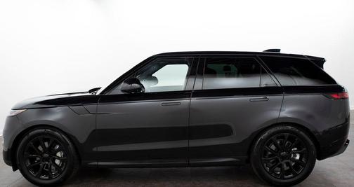 2025 Land Rover Range Rover Sport P360 SE