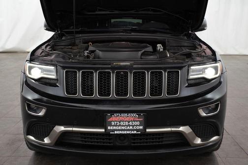 Brilliant Black Crystal Pearlcoat 2016 Jeep Grand Cherokee High Altitude