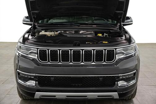 Metallic 2023 Jeep Wagoneer L Series II