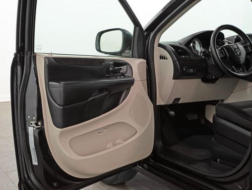 Onyx Black 2018 Dodge Grand Caravan SE