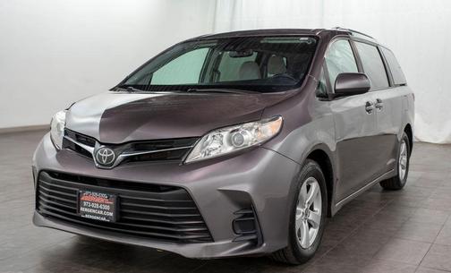 2020 Toyota Sienna LE