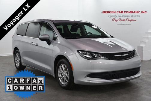 2022 Chrysler Voyager LX