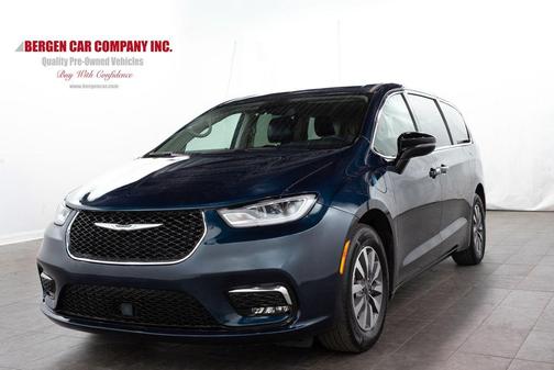 Blue Pearl 2024 Chrysler Pacifica Hybrid Select