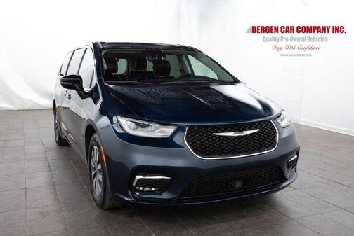 Blue Pearl 2024 Chrysler Pacifica Hybrid Select