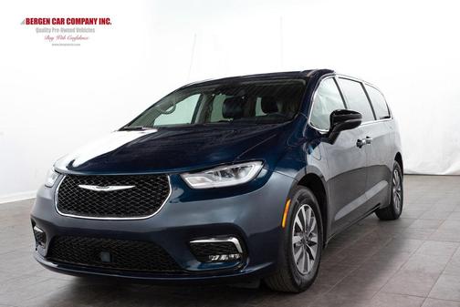 Blue Pearl 2024 Chrysler Pacifica Hybrid Select