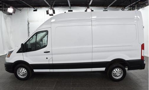 2022 Ford Transit-250 Base