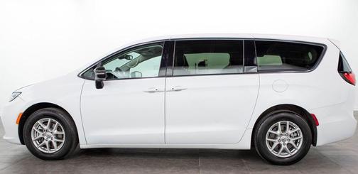 2024 Chrysler Pacifica Touring-L