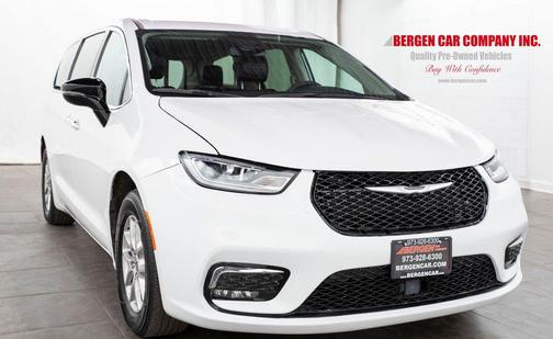 2024 Chrysler Pacifica Touring-L
