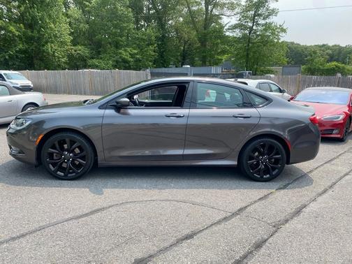 2016 Chrysler 200 S