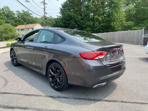 2016 Chrysler 200 S