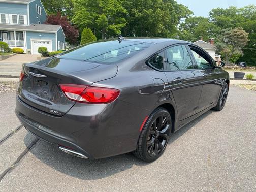 2016 Chrysler 200 S