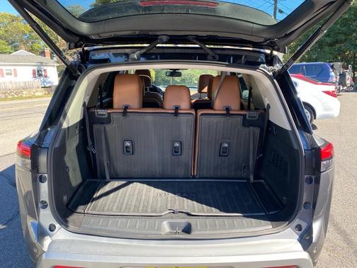 2022 Nissan Pathfinder Platinum