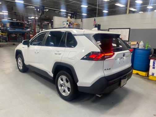 2021 Toyota RAV4 Hybrid LE