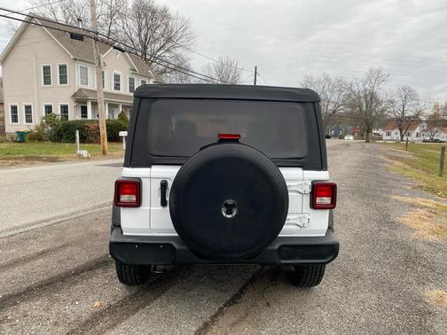 2021 Jeep Wrangler Sport