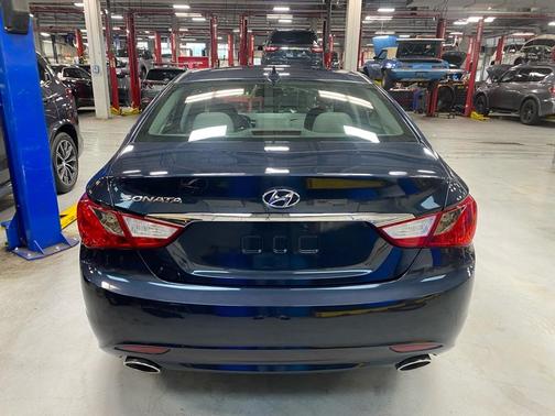 2013 Hyundai SONATA SE