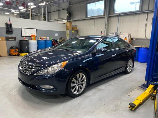 2013 Hyundai SONATA SE