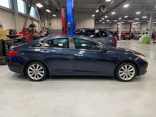 2013 Hyundai SONATA SE