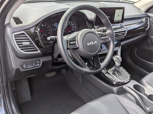 2023 Kia Seltos EX