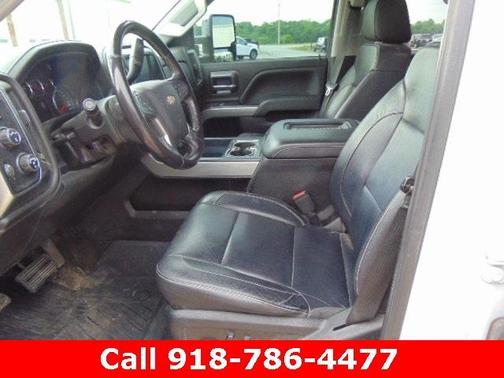 Photo 4 of 6 of 2018 Chevrolet Silverado 2500 LTZ