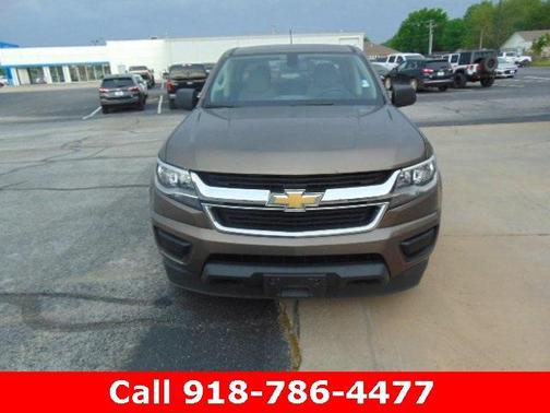Photo 2 of 8 of 2015 Chevrolet Colorado WT