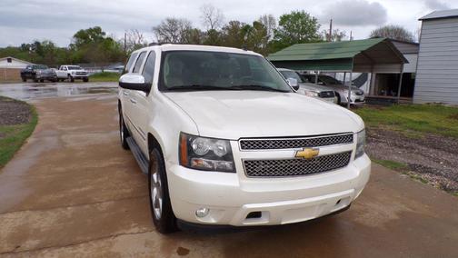 White Diamond Tricoat 2014 Chevrolet Suburban 1500 LTZ