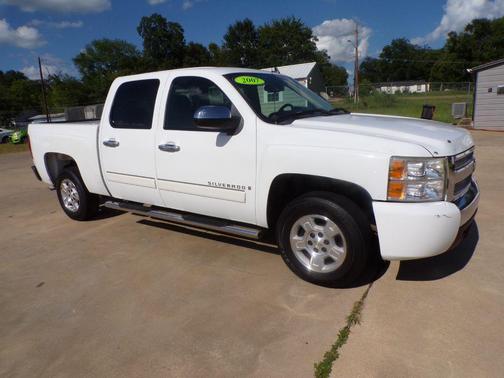 White 2007 Chevrolet Silverado 1500 LS Crew Cab