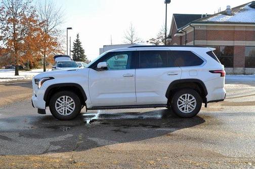 2023 Toyota Sequoia SR5