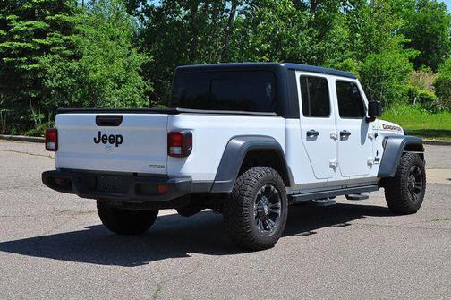 Bright White Clearcoat 2020 Jeep Gladiator Sport S