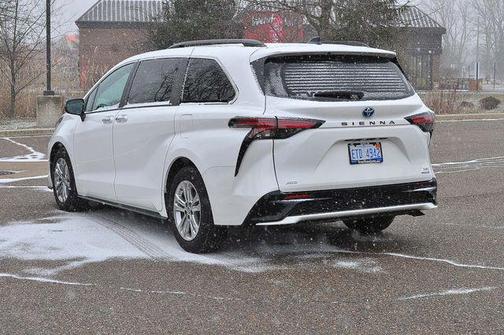2023 Toyota Sienna XSE 7 Passenger
