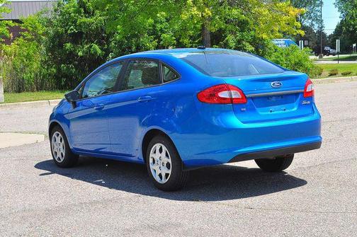 Blue Candy 2013 Ford Fiesta SE