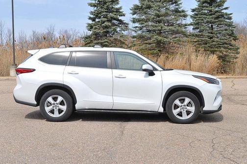 Wind Chill Pearl 2023 Toyota Highlander L