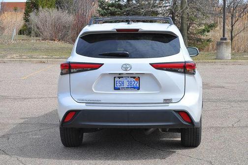 Wind Chill Pearl 2023 Toyota Highlander L